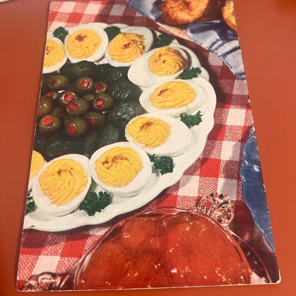Vintage 1940 300 Ways to Serve Eggs Cookbook Culinary Arts Institute Booklet‎